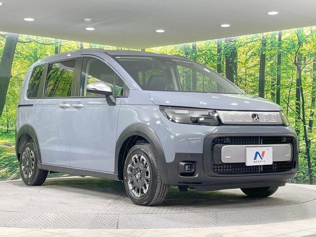 高透明度のガラス皮膜で撥水はもちろん、上質なツヤ・光沢を実現。紫外線や酸性雨から大切な愛車を保護し、色あせ・劣化を防止。「弾スプラッシュコート」、「弾プリミッサコート」からお選びいただけます。