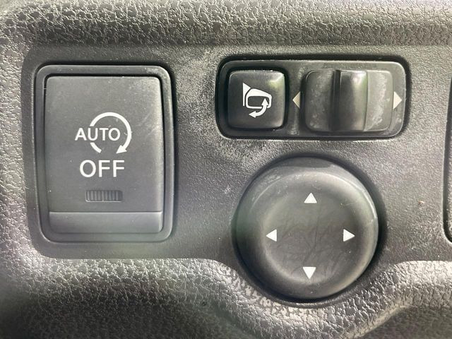 �y�A�C�h�����O�X�g�b�v�z�ԐM����a�؂Œ�Ԃ����ۂɃG���W�����~���A���ʂȔR���̏����}���܂��B�R��������ی�ɂȂ���@�\��G���W���̓u���[�L�𗣂��΍Ďn�����܂��B