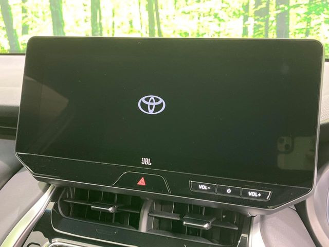 【12.3インチワイドナビ】高級感とインパクトのある大型ワイドナビを装備。各種オーディオ操作はもちろん、横長ワイド画面でのマップ2分割表示など、利便性も高いナビです♪