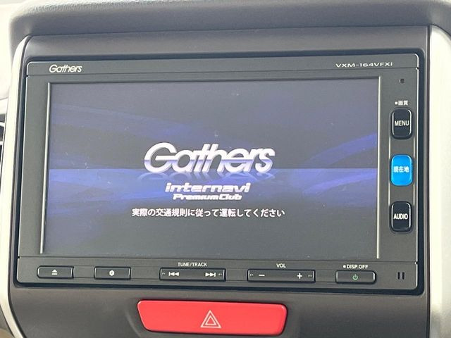 �y�����i�r�z�l�C�̏����i�r�𑕔����Ă���܂��B�i�r�̎g���₷���͂������A�I�[�f�B�I�@�\���[��!�L�����v�◷�s�͂������A�ʋ΂┃�����ȂǕ��i�̃h���C�u���y�����Ȃ�͂���