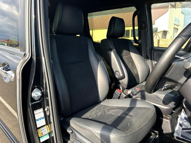 �y�n�[�t���U�[�V�[�g�z�������ƍ���S�n�𗼗������l�C�̃V�[�g���w�ʁE���ʂ̃t�@�u���b�N�f�ނ́A�ʋC���̗ǂ��⊊��ɂ����ɗD��Ă��܂��B�C���╞���ɍ��E���ꂸ���K�ɂ���肢�������܂��B