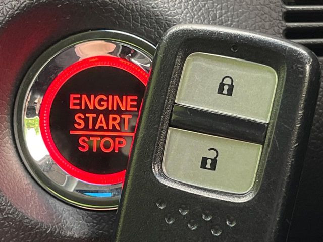 �yHonda�X�}�[�g�L�[�z�J�o����|�P�b�g�ɓ��ꂽ�܂܂ł��h�A�̎{���E�������\�ȃX�}�[�g�L�[�𑕔��B�G���W���̃I���E�I�t�����J�M�����o���K�v����������Ƃ��Ă��֗��ł���