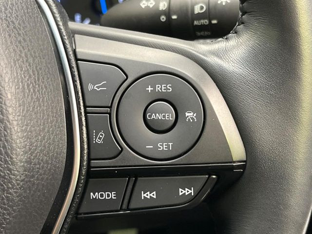 【レーダークルーズコントロール】高速道路での長距離走行が楽に!!自動で速度を保つクルーズコントロールが、衝突軽減システムと連携し、前方の車両を感知して車間を保つように速度調節してくれます!!