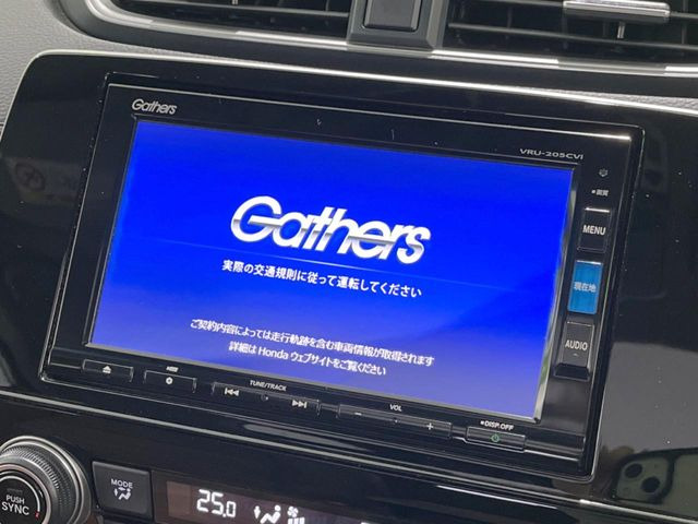 【メーカー純正ナビ】インテリアに溶け込むスタイリッシュな「専用設計」メーカーナビを装備♪視認性や操作性など基本性能にも優れ、より上質なカーライフをお楽しみいただけます。