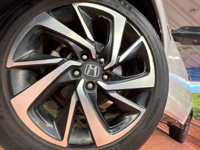 �y����18�C���`�A���~�z�C�[���z�O�ςɃ}�b�`���������A���~�z�C�[���𑕒����Ă���܂��B�e��ЊO�A���~�z�C�[����A�X�^�b�h���X�^�C�����戵�����Ă���܂��B���񂲑��k����������