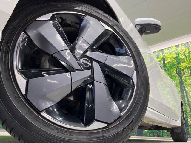 �y����17�C���`�A���~�z�C�[���z�O�ςɃ}�b�`���������A���~�z�C�[���𑕒����Ă���܂��B�e��ЊO�A���~�z�C�[����A�X�^�b�h���X�^�C�����戵�����Ă���܂��B���񂲑��k����������