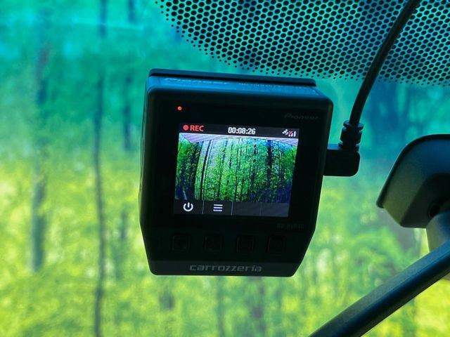 �y�h���C�u���R�[�_�[�z���S�E���S�ȃJ�[���C�t�ɕK�{�̃h���C�u���R�[�_�[�𑕔�!���s���͂������A������^�]�⎖�̂ɑ��������ۂ̏󋵂��f���ŋL�^���A����̃��X�N�ɔ����܂��B