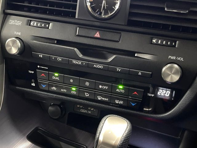 �y�}�[�N���r���\���T�E���h�V�X�e���t�������i�r�z�[���̃i�r�@�\�͂������A���x�ȃ`���[�j���O�\�͂����ڂ���Ă���A�������ȉ��y�����y���݂��������܂���