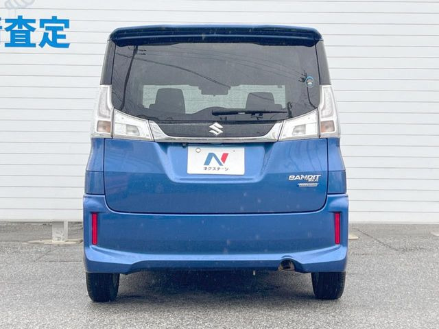 安心の最長10年・走行無制限保証(有償)をご用意。保証内容も充実はもちろん、無料点検&オイル交換や、年中無休の全国・24時間ロードサービスも付帯されておりますのでご安心下さい。