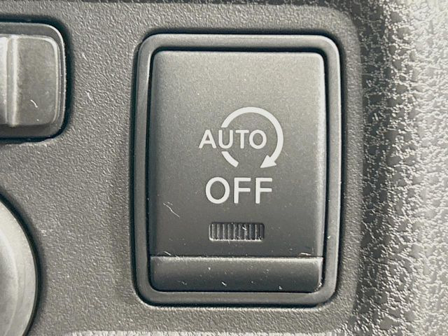 �y�A�C�h�����O�X�g�b�v�z�ԐM����a�؂Œ�Ԃ����ۂɃG���W�����~���A���ʂȔR���̏����}���܂��B�R��������ی�ɂȂ���@�\��G���W���̓u���[�L�𗣂��΍Ďn�����܂��B