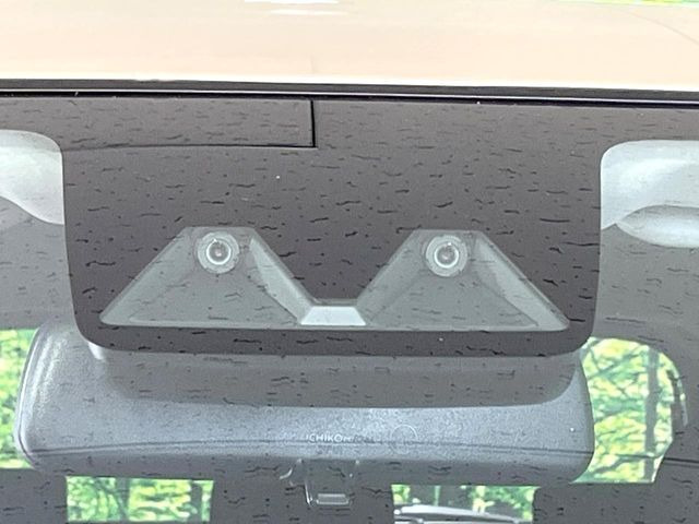 �y�X�}�[�g�A�V�X�g�z���s���ɑO���̎ԗ�����F�����A�Փ˂������Ȏ��͌x��ƃu���[�L�ŏՓˉ���Ɣ�Q�y�����A�V�X�g�B�����S�Ƀh���C�u�����y���݂��������܂��B