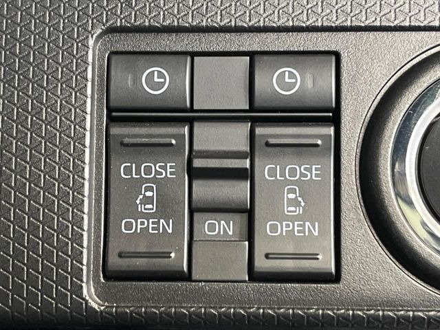 【両側パワースライドドア】スマートキーや運転席のスイッチで後席両側スライドドアの開閉が可能♪電動だから力を入れてドアを開ける必要が無く、小さなお子様でも簡単に開け閉めでき快適です♪