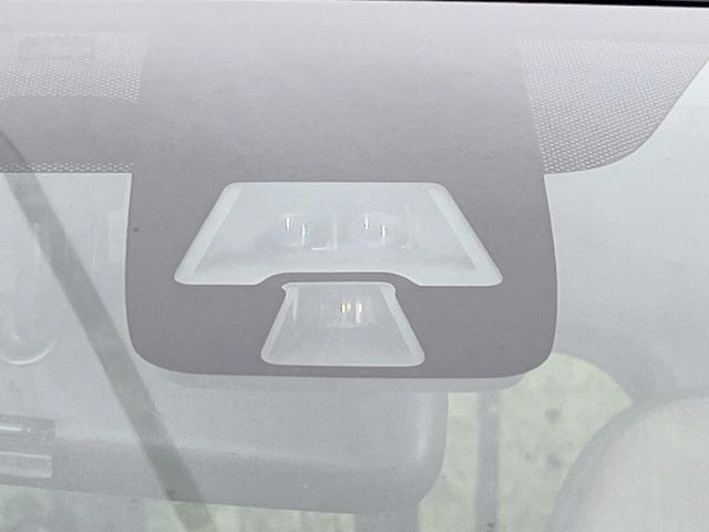 �y�G�}�[�W�F���V�[�u���[�L�z���s���ɑO���̎ԗ�����F�����A�Փ˂������Ȏ��͌x��ƃu���[�L�ŏՓˉ���Ɣ�Q�y�����A�V�X�g�B�����S�Ƀh���C�u�����y���݂��������܂��B