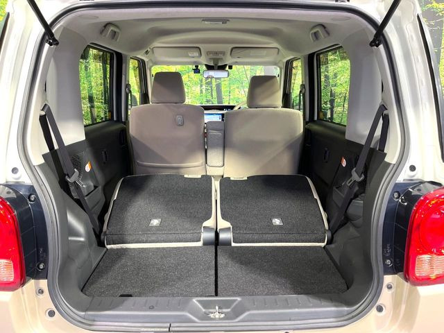 ���i�̂���������ʋ΁A���}���ɏ\���ȉ׎��X�y�[�X���m�ۂ��Ă���܂��B�Z�J���h�V�[�g��|���ƁA�傫�ȉו��̐ύڂ��\�ł���