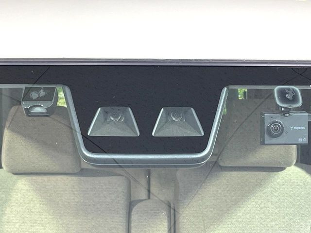 �y�X�}�[�g�A�V�X�g�z���s���ɑO���̎ԗ�����F�����A�Փ˂������Ȏ��͌x��ƃu���[�L�ŏՓˉ���Ɣ�Q�y�����A�V�X�g�B�����S�Ƀh���C�u�����y���݂��������܂��B