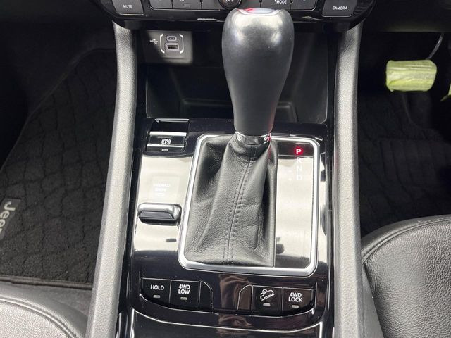 ●シフトノブの使用感も少なく、良好な状態です。