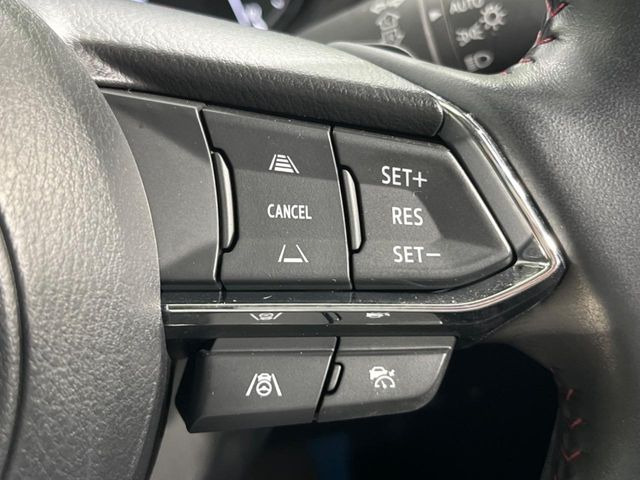 【マツダ・レーダークルーズコントロール】高速道路での長距離走行が楽に!自動で速度を保つクルーズコントロールが、衝突軽減システムと連携し、前方の車両を感知して車間を保つように速度調節してくれます!!