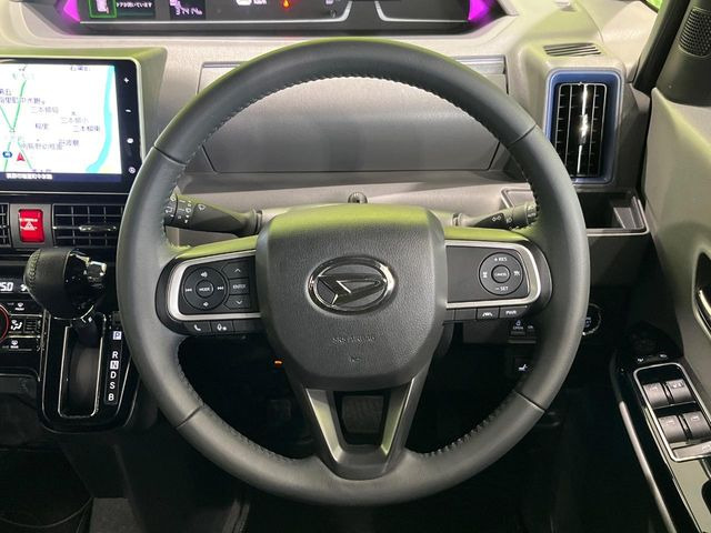 【純正革巻きステアリング】上質な革を使用することで、手にしっかり馴染みとても運転しやすいハンドルです♪