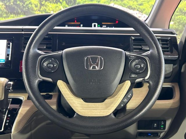 �y�����v�����X�e�A�����O�z�㎿�Ȋv���g�p���邱�ƂŁA��ɂ����������݂ƂĂ��^�]���₷���n���h���ł���