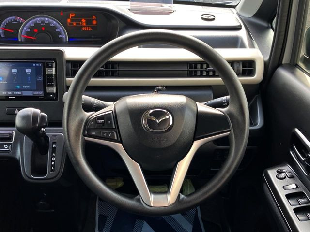 ステアリングも使用感が少なく、きれいな状態となっております♪