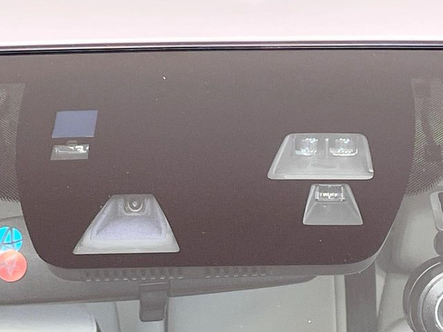 �y�X�}�[�g�u���[�L�T�|�[�g�z���s���ɑO���̎ԗ�����F�����A�Փ˂������Ȏ��͌x��ƃu���[�L�ŏՓˉ���Ɣ�Q�y�����A�V�X�g�B�����S�Ƀh���C�u�����y���݂��������܂��B