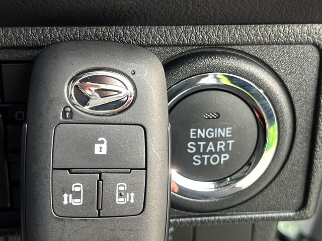 �y�L�[�t���[�V�X�e���z�J�o����|�P�b�g�ɓ��ꂽ�܂܂ł��h�A�̎{���E�������\�ȃX�}�[�g�L�[�𑕔��B�G���W���̃I���E�I�t�����J�M�����o���K�v����������Ƃ��Ă��֗��ł���