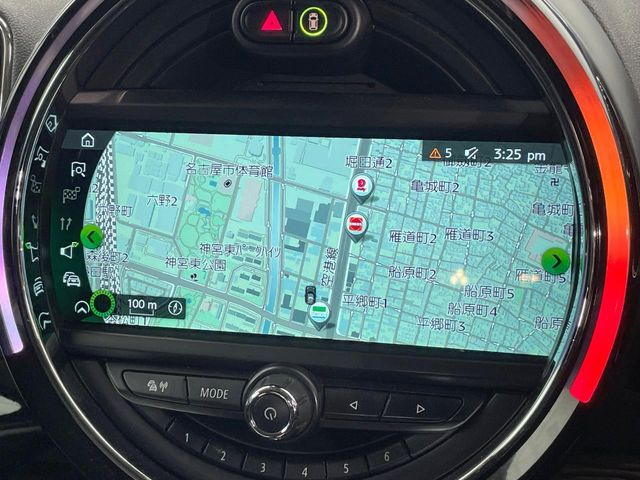 ●純正ナビ:一体感のあるナビは、高級感ある車内を演出してくれます。Bluetooth再生などオーディオ機能も充実しておりますので、運転もより楽しめます♪