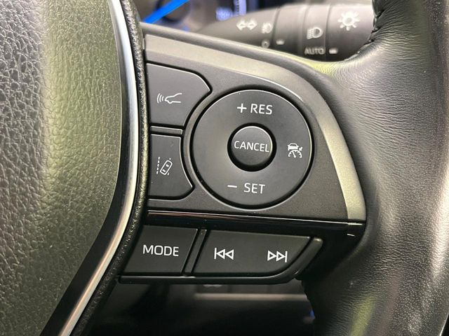 【レーダークルーズコントロール】高速道路での長距離走行が楽に!!自動で速度を保つクルーズコントロールが、衝突軽減システムと連携し、前方の車両を感知して車間を保つように速度調節してくれます!!