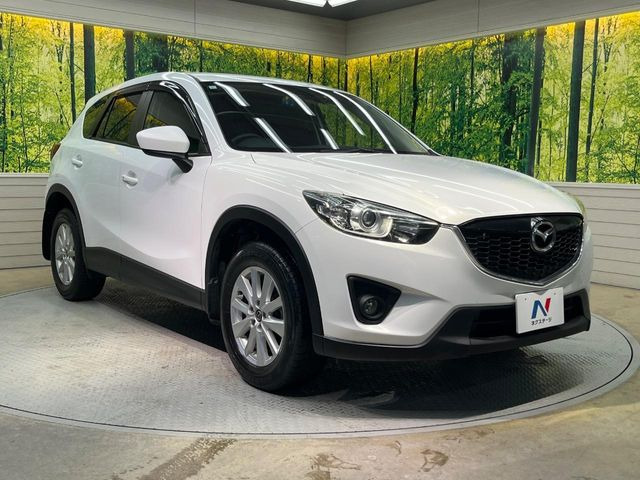 高透明度のガラス皮膜で撥水はもちろん、上質なツヤ・光沢を実現。紫外線や酸性雨から大切な愛車を保護し、色あせ・劣化を防止。「弾スプラッシュコート」、「弾プリミッサコート」からお選びいただけます。