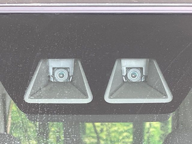 �y�X�}�[�g�A�V�X�g�z���s���ɑO���̎ԗ�����F�����A�Փ˂������Ȏ��͌x��ƃu���[�L�ŏՓˉ���Ɣ�Q�y�����A�V�X�g�B�����S�Ƀh���C�u�����y���݂��������܂��B