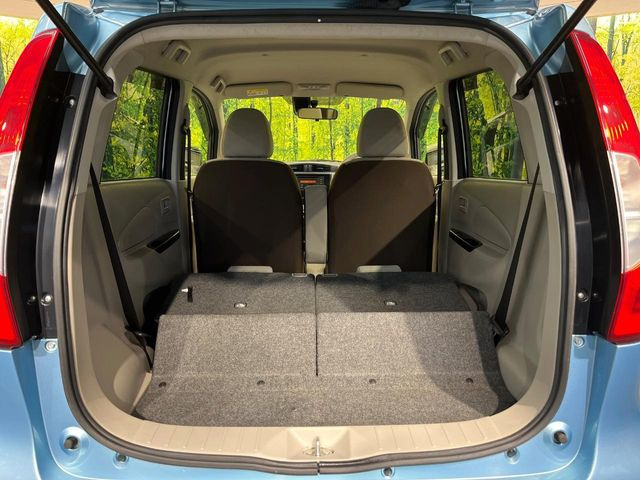 ���i�̂���������ʋ΁A���}���ɏ\���ȉ׎��X�y�[�X���m�ۂ��Ă���܂��B�Z�J���h�V�[�g��|���ƁA�傫�ȉו��̐ύڂ��\�ł���