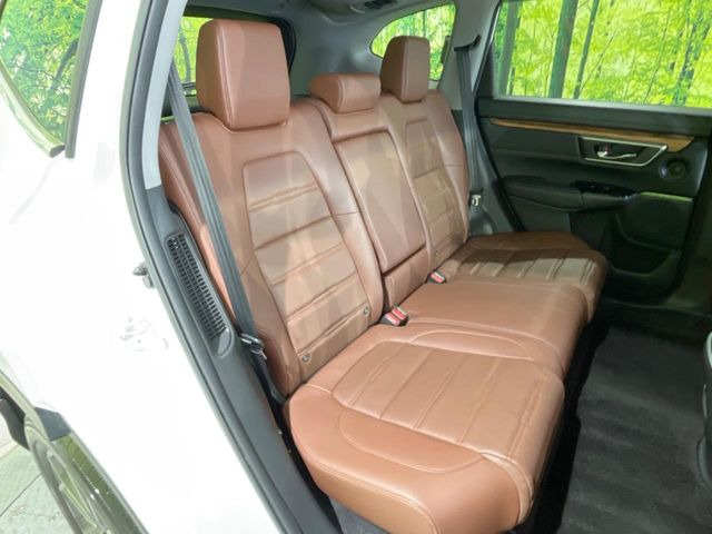 【前席+後席シートヒーター】寒い日に重宝するシートヒーターを後席にも装備!エアコンより早く温まってくれるので寒がりの人も安心ですね♪エアコンの温風は乾燥するから苦手、という方にもをおすすめです。