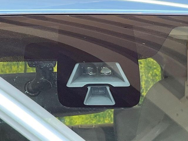 �y�G�}�[�W�F���V�[�u���[�L�z���s���ɑO���̎ԗ�����F�����A�Փ˂������Ȏ��͌x��ƃu���[�L�ŏՓˉ���Ɣ�Q�y�����A�V�X�g�B�����S�Ƀh���C�u�����y���݂��������܂��B