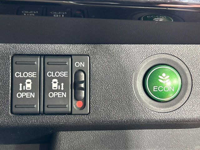 �y�����p���[�X���C�h�h�A�z�X�}�[�g�L�[��^�]�Ȃ̃X�C�b�`�Ō�ȗ����X���C�h�h�A�̊J���\���d��������͂����ăh�A���J����K�v�������A�����Ȃ��q�l�ł��ȒP�ɊJ���߂ł����K�ł���