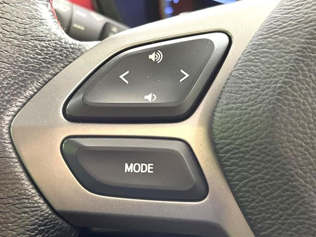 【ステアリングスイッチ】運転中、前方から目線をそらすことなく、オーディオ等の操作が可能な便利機能!安心&快適なドライブを演出してくれます♪