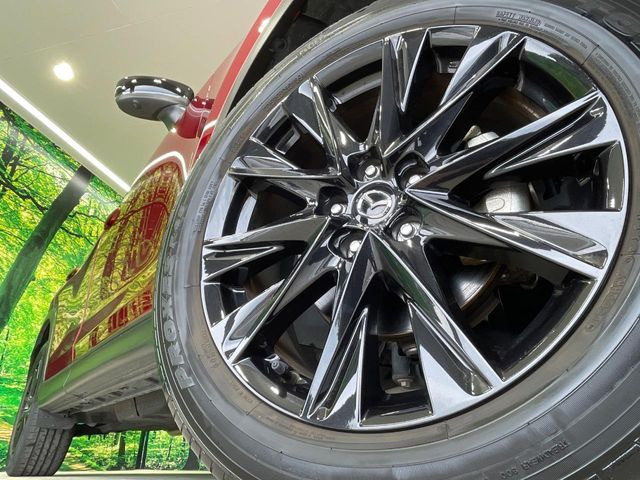 【純正19インチアルミホイール】外観にマッチした純正アルミホイールを装着しております。各種社外アルミホイールや、スタッドレスタイヤも取扱いしております。是非ご相談ください♪