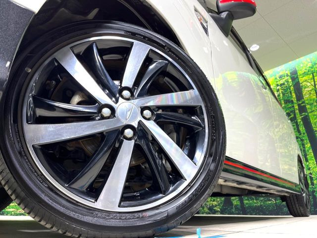 【純正16インチアルミホイール】外観にマッチした純正アルミホイールを装着しております。各種社外アルミホイールや、スタッドレスタイヤも取扱いしております。是非ご相談ください♪