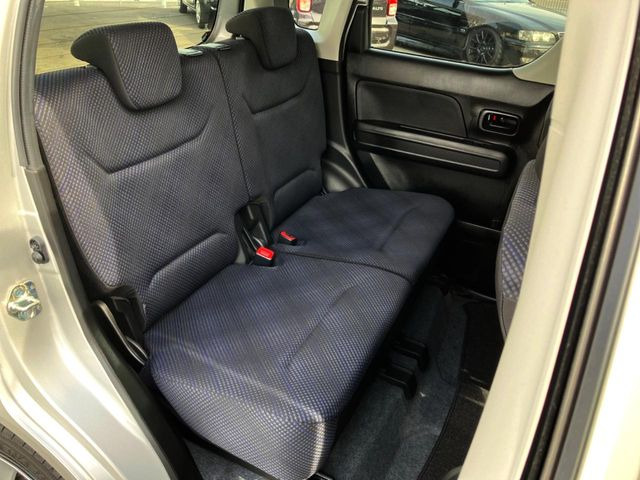 抗菌・消臭・防汚に最適!!【nanozone光触媒コーティング】の施工もオススメです。光触媒で紫外線を受けることによって車内をクリーンに保つことができます。