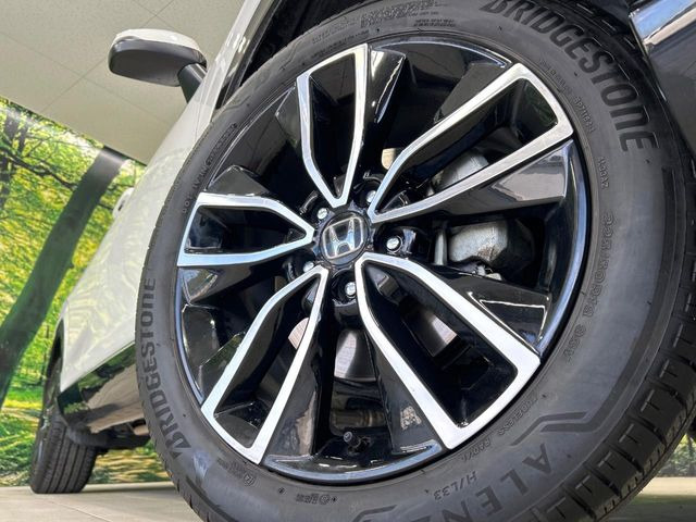 �y����18�C���`�A���~�z�C�[���z�O�ςɃ}�b�`���������A���~�z�C�[���𑕒����Ă���܂��B�e��ЊO�A���~�z�C�[����A�X�^�b�h���X�^�C�����戵�����Ă���܂��B���񂲑��k����������