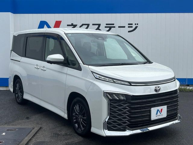 高透明度のガラス皮膜で撥水はもちろん、上質なツヤ・光沢を実現。紫外線や酸性雨から大切な愛車を保護し、色あせ・劣化を防止。「弾スプラッシュコート」、「弾プリミッサコート」からお選びいただけます。