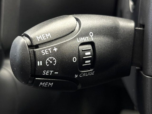 ���I�[�g�N���[�Y�R���g���[��:�������H�⎩���Ԑ�p���H���ɂāA�葬���q���\�ƂȂ�֗��ȋ@�\�ł��B�������ړ��̍ۂł����ɂ����֗��ɂ��g�����������܂���