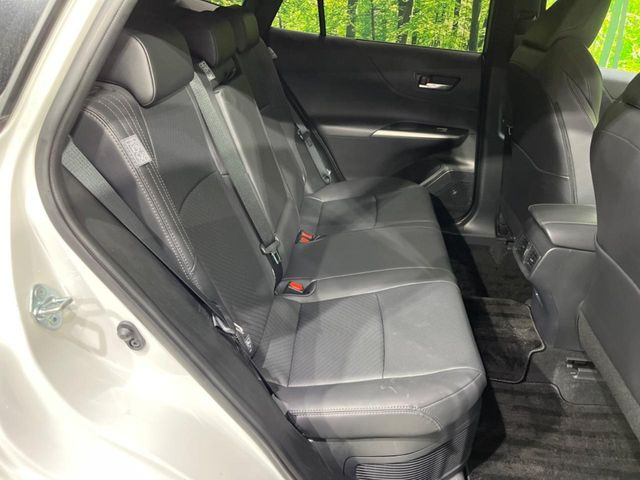 【黒革シート】上質な本革を使用し、高級感あふれる黒革シート。常に体に触れる部分だから、座り心地の良さにはこだわりたいですね♪汚れの付着や劣化を抑制する内装コーティング施工もおススメですよ♪