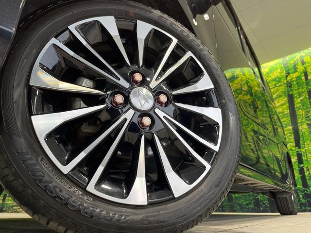 【純正15インチアルミホイール】外観にマッチした純正アルミホイールを装着しております。各種社外アルミホイールや、スタッドレスタイヤも取扱いしております。是非ご相談ください♪