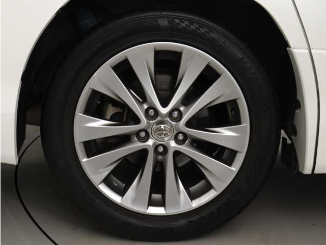 お客様のお好みの新品18インチ、19インチ、20インチホイール装着可能!ダウンサスなどローダウンも取付可能です!ヴァルドやワークなどのメーカー品も取り寄せ可能です!