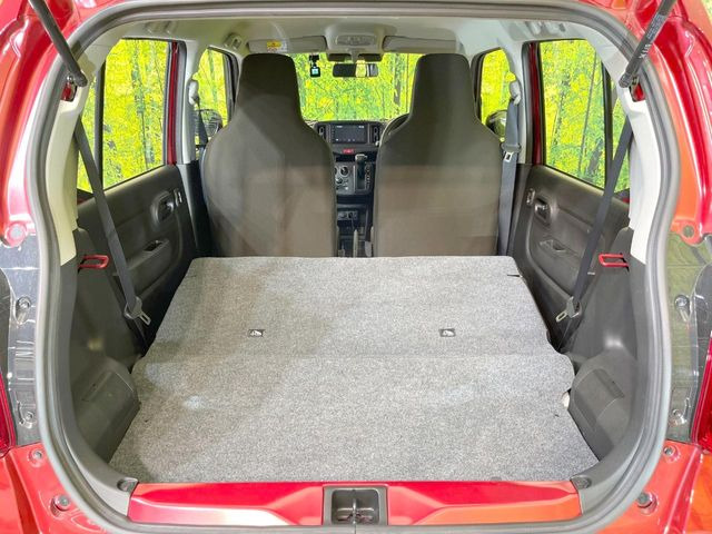 普段のお買い物や通勤、送迎等に十分な荷室スペースを確保しております。セカンドシートを倒すと、大きな荷物の積載も可能です♪