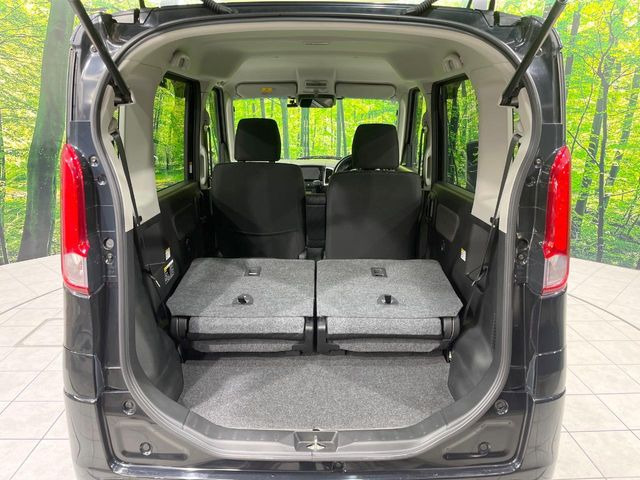 ラゲッジルームは、大容量のスペースを確保。普段のお買い物からレジャーまで、幅広く活躍してくれます!また、リアシートを倒すことでバリエーション豊かにお使いいただけます。