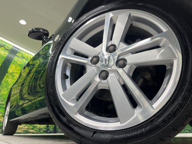 【純正16インチアルミホイール】外観にマッチした純正アルミホイールを装着しております。各種社外アルミホイールや、スタッドレスタイヤも取扱いしております。是非ご相談ください♪
