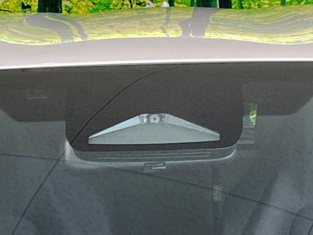 �y�g���^�Z�[�t�e�B�Z���X�z���s���ɑO���̎ԗ�����F�����A�Փ˂������Ȏ��͌x��ƃu���[�L�ŏՓˉ���Ɣ�Q�y�����A�V�X�g�B�����S�Ƀh���C�u�����y���݂��������܂��B