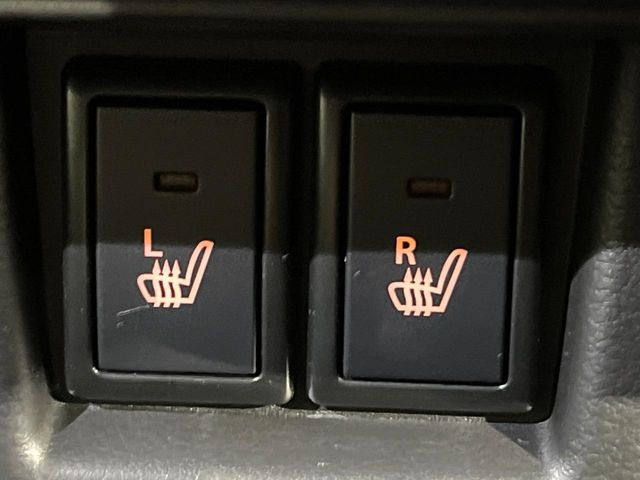 【シートヒーター】寒い日に重宝するシートヒーター!エアコンより早く温まってくれるので寒がりの人も安心ですね♪エアコンの温風は乾燥するから苦手、という方にもをおすすめです。