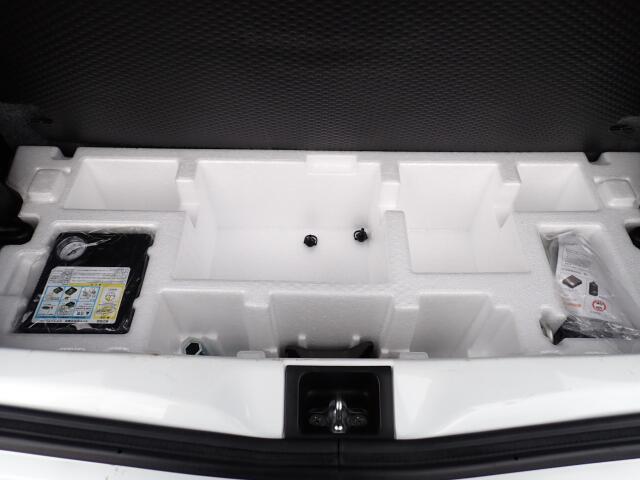 パンク修理キットが付いてます.